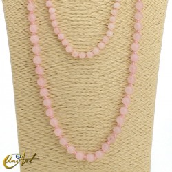 Rose quartz necklace, knotted - details