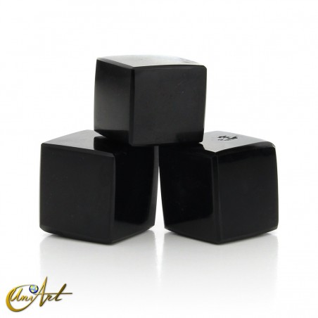 Cubos de obsidiana negra