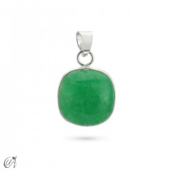Silver pendant with green sapphire, basic cushion model