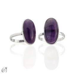Basic oval silver ring with amethyst