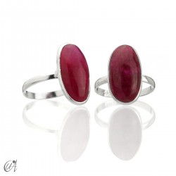 Basic oval silver ring with ruby