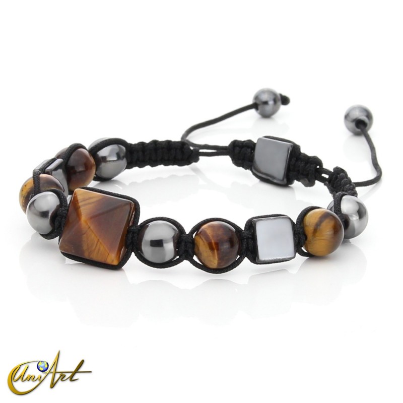 Bracelet with semiprecious tiger eye pyramid