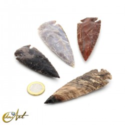 Silex arrowhead, prehistoric replica - small measure