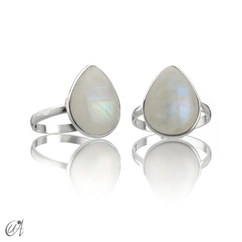 Basic teardrop ring, moonstone and silver