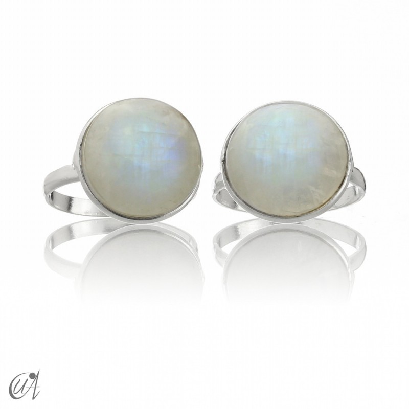 Moonstone, round basic sterling silver ring