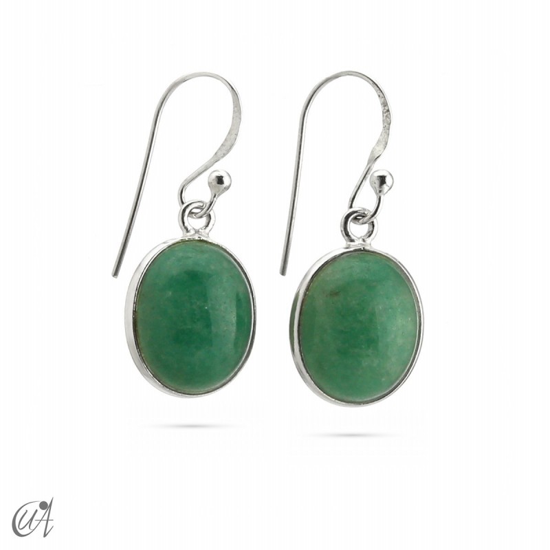 Silver and natural green sapphire earring, basic oval model