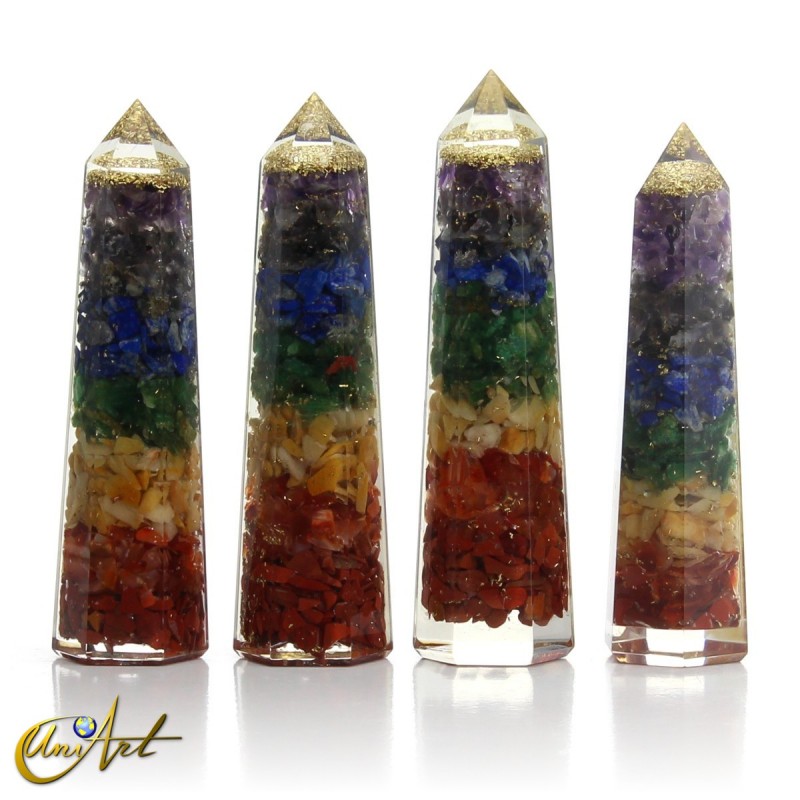 Orgonita en formato de punta, 10 cm - colores de los chakras