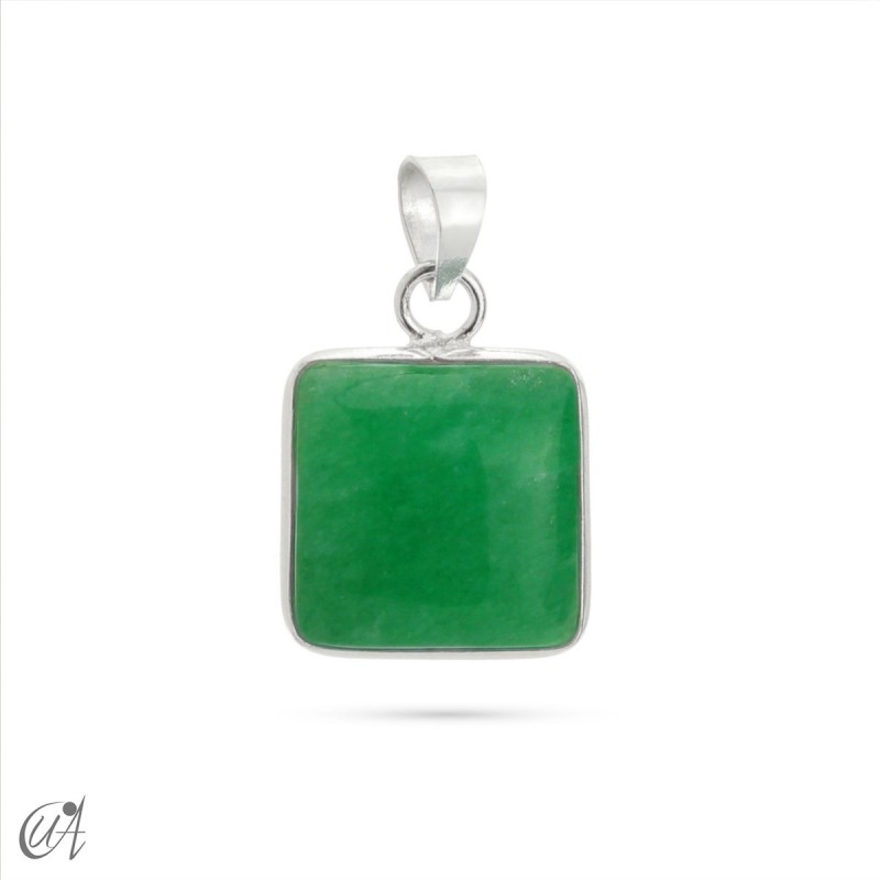 925 silver basic square pendant with natural green sapphire