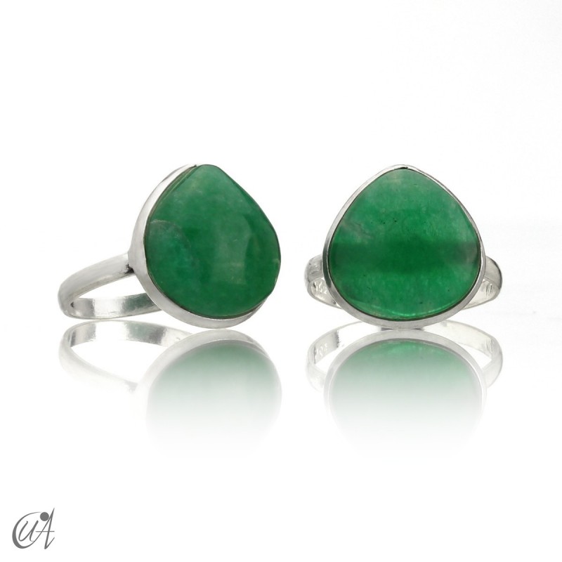 Ring in silver and green sapphire, basic pear model