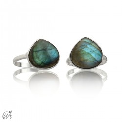 Ring in silver and labradorite, basic pear model