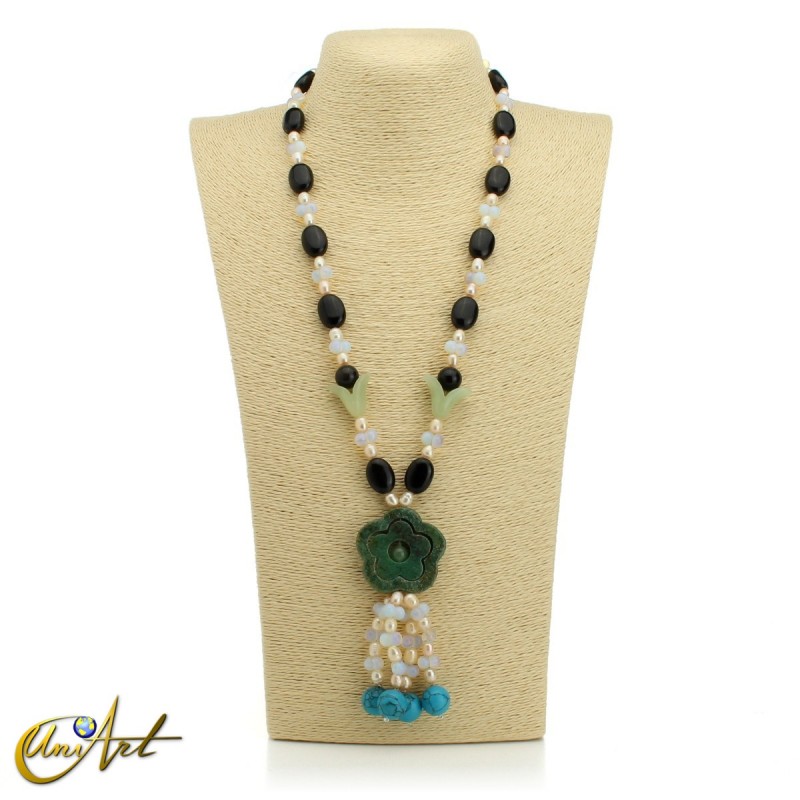 Necklace with natural stones  - model 1