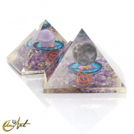 Orgone Pyramid of amethyst with Sphere and Metatron – 5 cm