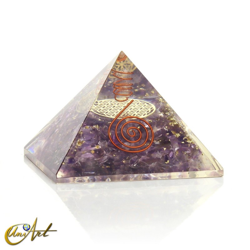 Pyramidal Orgonite with Flower of Life and Amethyst