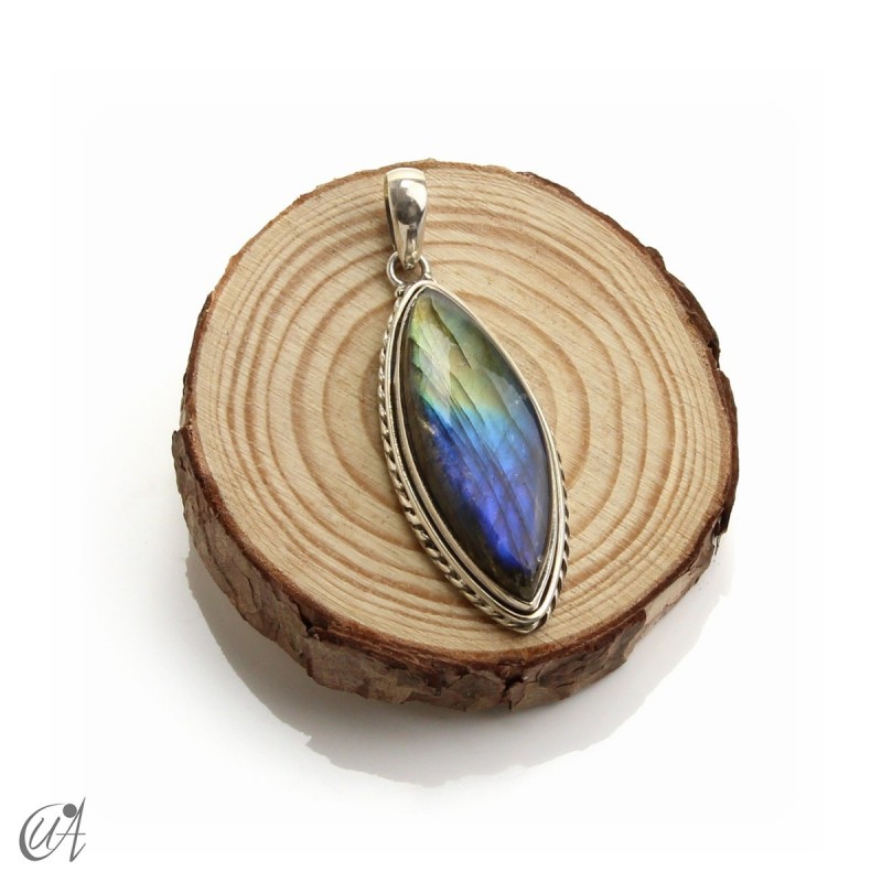 Labradorite in sterling silver, marquise pendant model 2