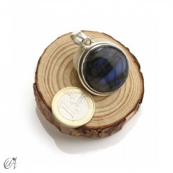 Sterling silver and labradorite circular pendant, large model 3