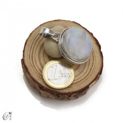 Colgante circular de piedra luna en plata, modelo 3