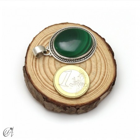 Oval malachite pendant in 925 silver. Medium - model 1