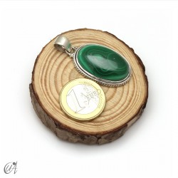 Oval malachite pendant in 925 silver. Medium - model 5