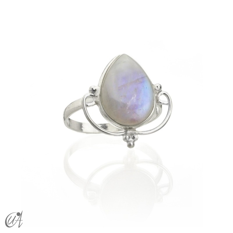 Boheme ring, silver with natural moonstone