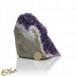 Drusa de amatista con cristales prominentes