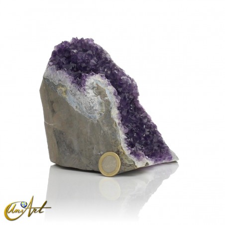 Drusa de amatista con cristales prominentes