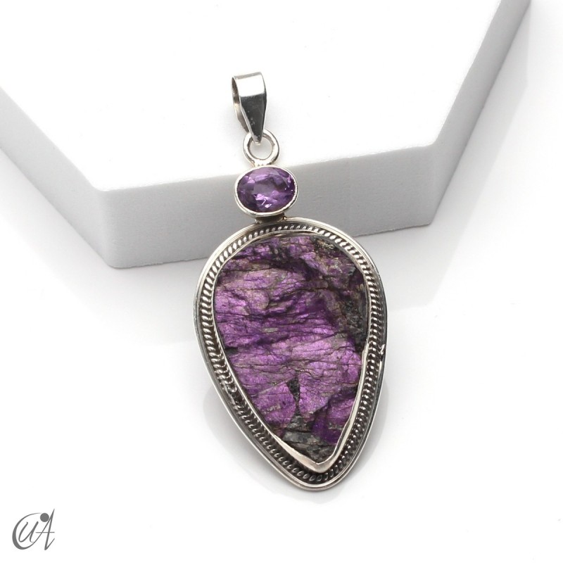 Silver pendant with rough purpurite and faceted amethyst, model 1