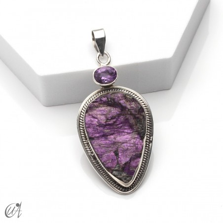 Silver pendant with rough purpurite and faceted amethyst, model 1