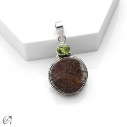 Silver pendant with rough purpurite and faceted peridot, model 4