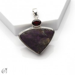 Silver pendant with rough purpurite and faceted garnet, model 1