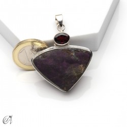 Silver pendant with rough purpurite and faceted garnet, model 1