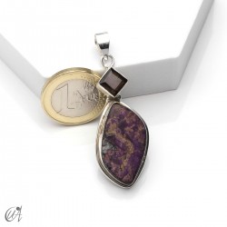 Silver pendant with rough purpurite and faceted garnet, model 4