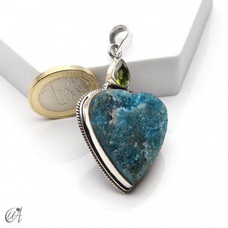 Colgante en plata con apatita en bruto y peridoto facetado, modelo 1