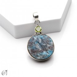 Colgante en plata con apatita en bruto y peridoto facetado, modelo 2