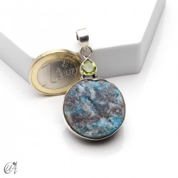 Silver pendant with rough apatite and faceted peridot, model 2