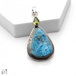 Silver pendant with rough apatite and faceted peridot, model 3