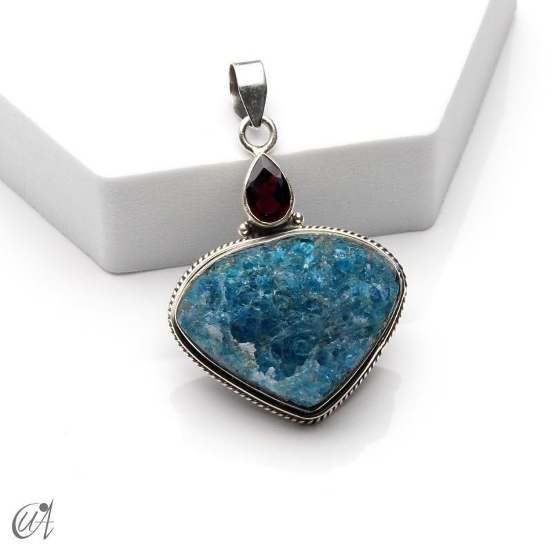 Silver pendant with rough apatite and faceted garnet, model 1