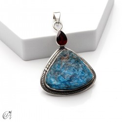 Colgante en plata con apatita en bruto y granate facetado, modelo 3