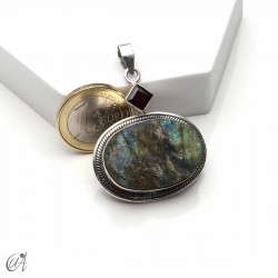 Silver pendant with rough labradorite and faceted garnet, model 3