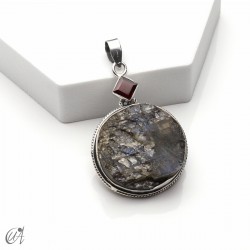 Silver pendant with rough labradorite and faceted garnet, model 5