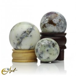 Dendritic opal spheres