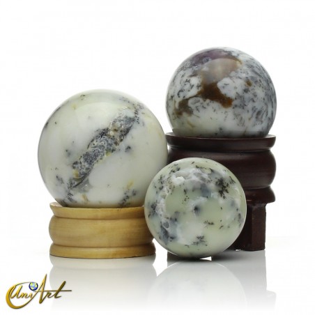 Dendritic opal spheres