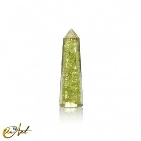 Handmade orgonite point, 5 cm – peridot