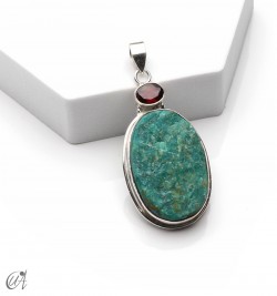 Silver pendant with rough chrysocolla and faceted garnet, model 1