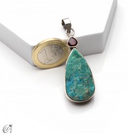 Silver pendant with rough chrysocolla and faceted garnet, model 3