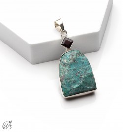 Silver pendant with rough chrysocolla and faceted garnet, model 4
