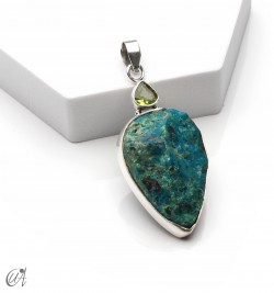 Colgante en plata con crisocola en bruto y peridoto facetado, modelo 2