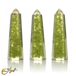 Handmade orgonite point, 8 cm – peridot