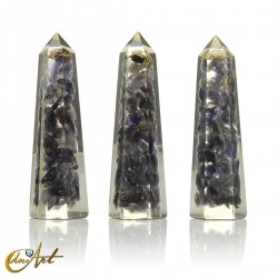 Handmade orgonite point, 8 cm – iolite