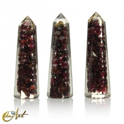 Handmade orgonite point, 8 cm – garnet