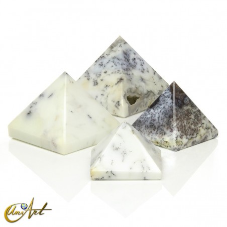 Dendritic opal pyramids, melinite